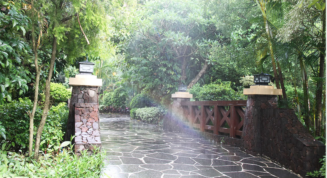 七彩雨廊